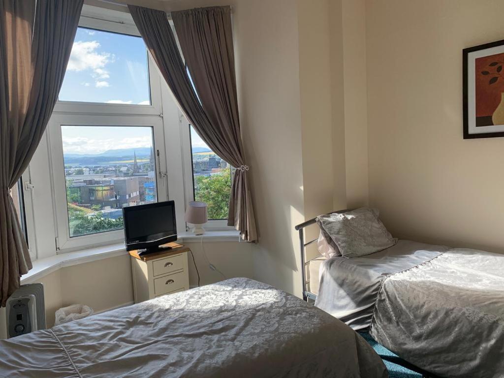 Budget Rooms Inverness Bagian luar foto