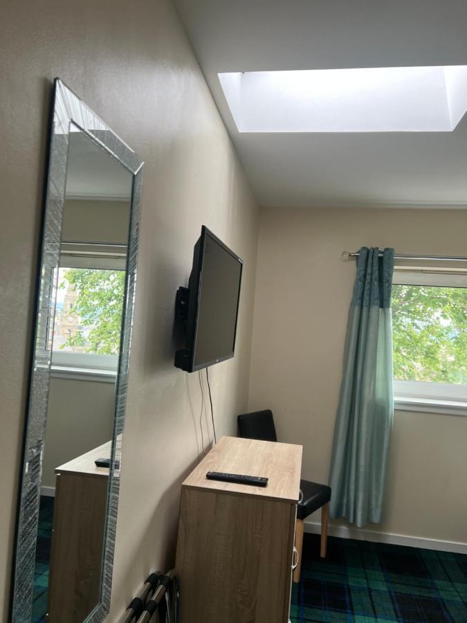 Budget Rooms Inverness Bagian luar foto