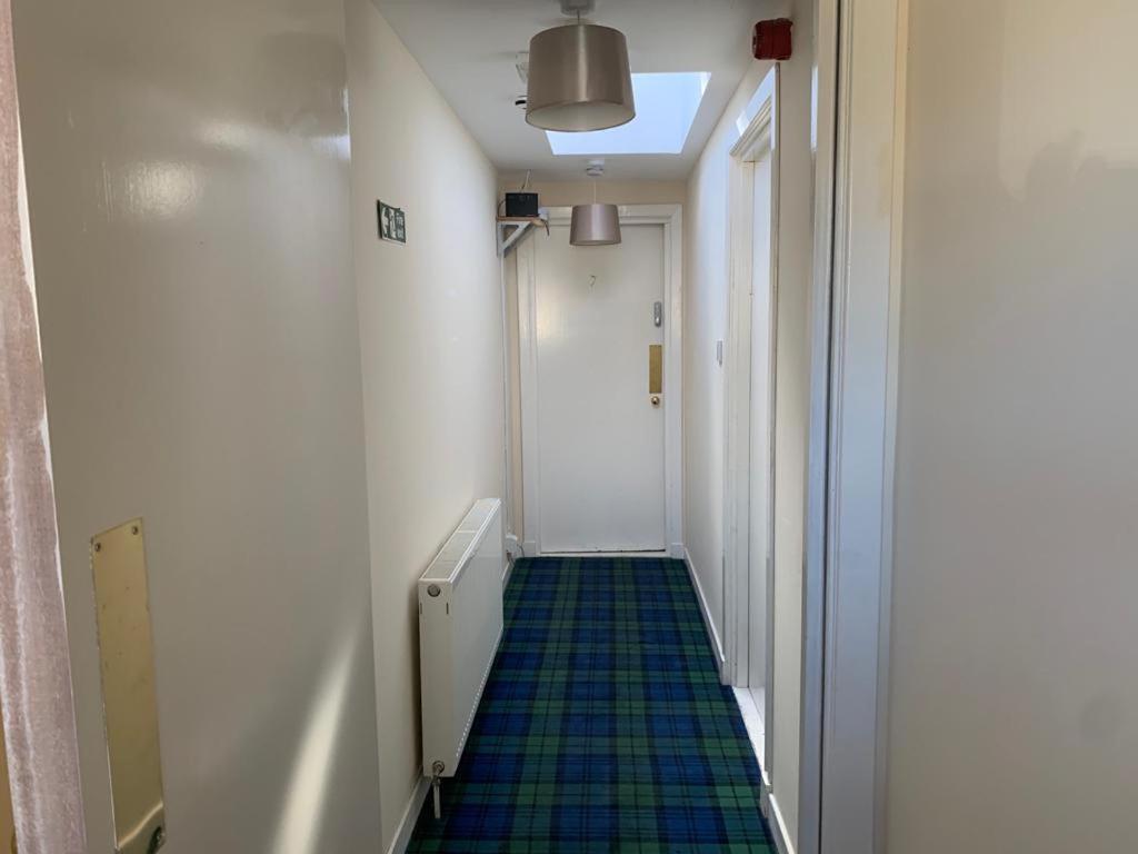 Budget Rooms Inverness Bagian luar foto