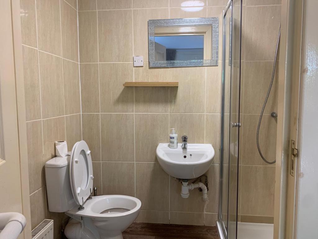 Budget Rooms Inverness Bagian luar foto