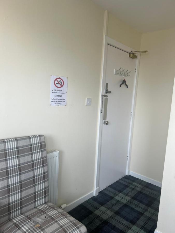 Budget Rooms Inverness Bagian luar foto