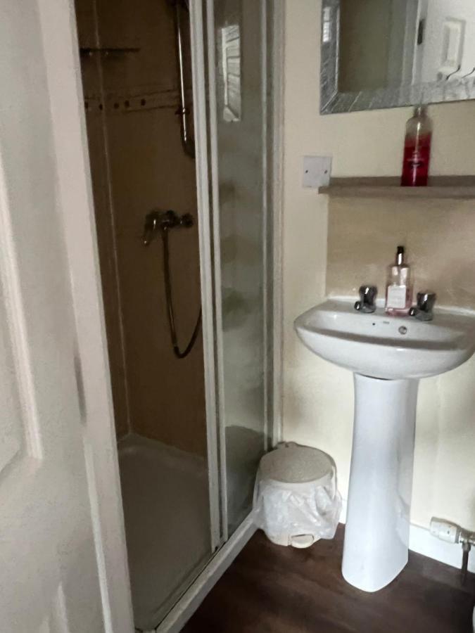 Budget Rooms Inverness Bagian luar foto