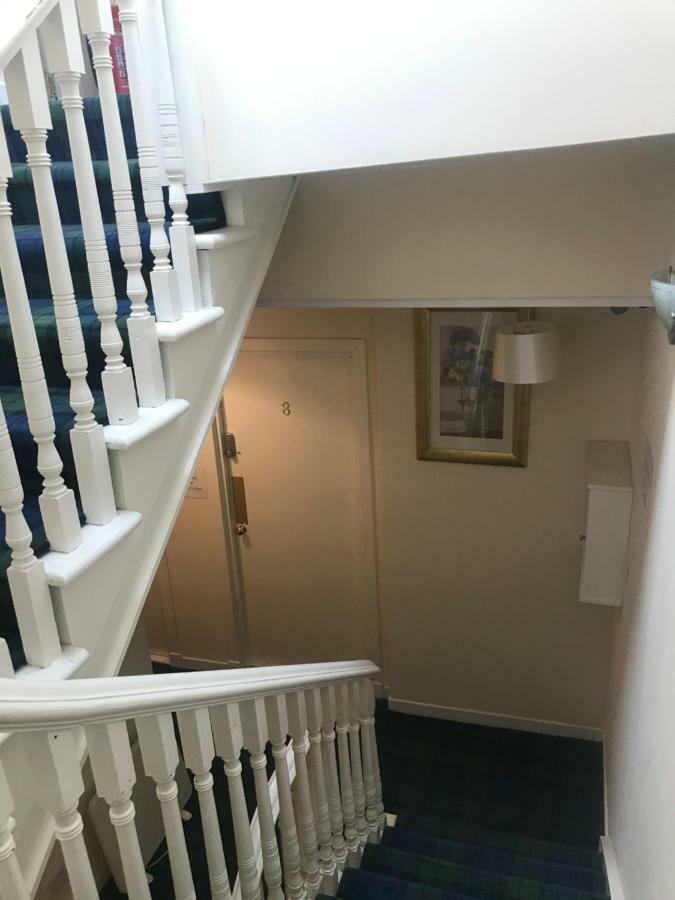 Budget Rooms Inverness Bagian luar foto